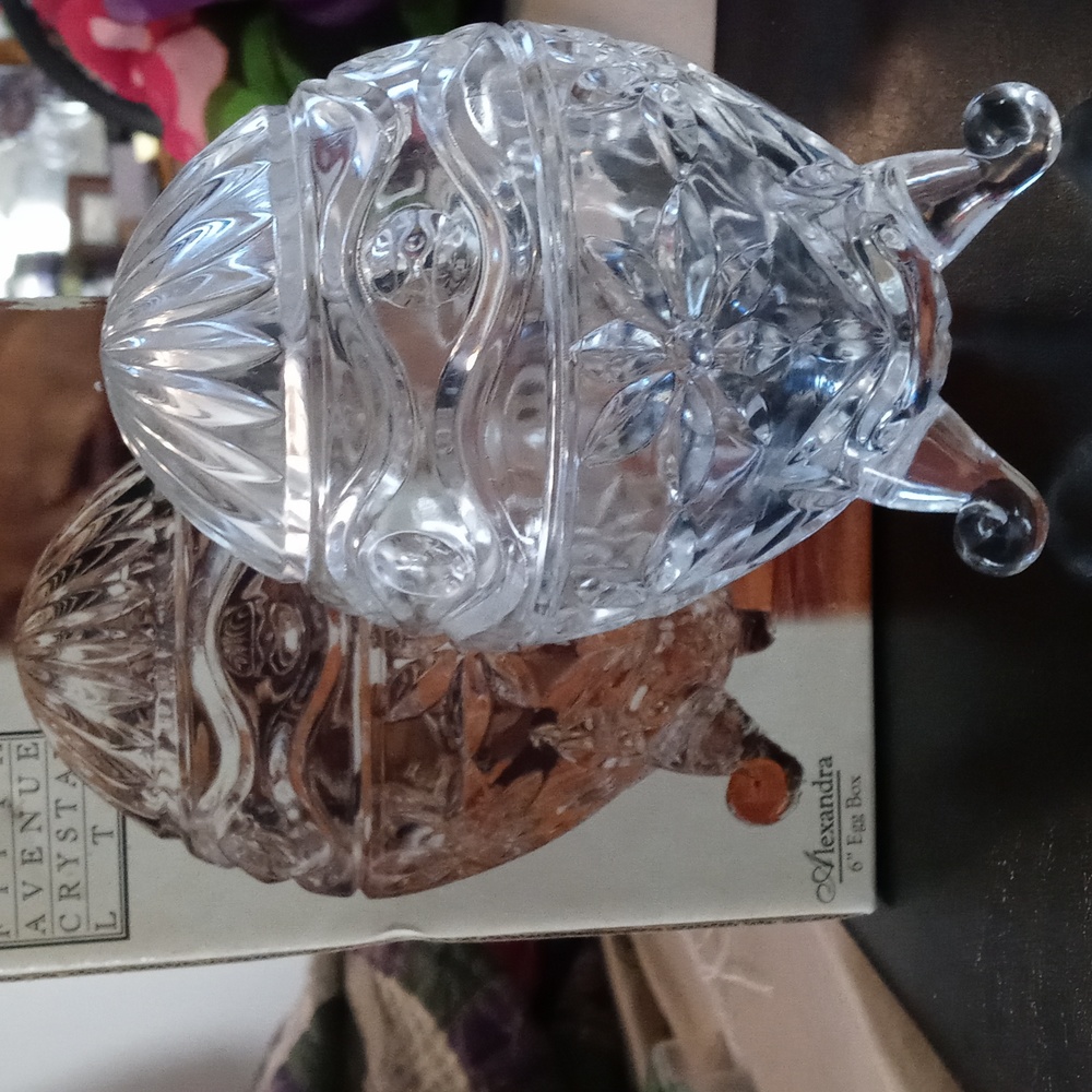 BNWT 1995 6" fine cut 24% crystal lead egg box